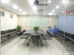 罗湖地铁口10至30人会议室/培训室出租，交通便利